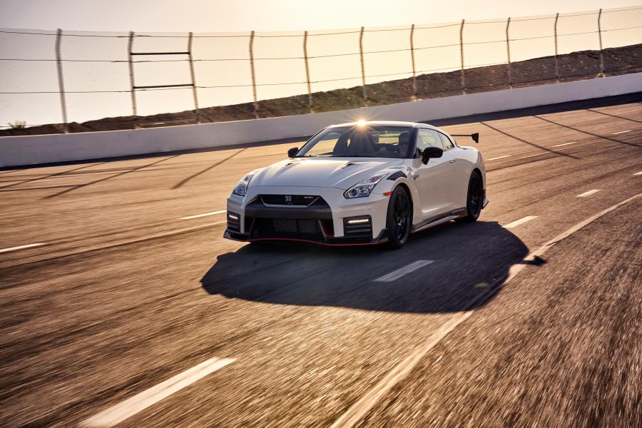  Nissan GT-R Nismo (R35) 2019 года  (NA) (фото 11 из 19)